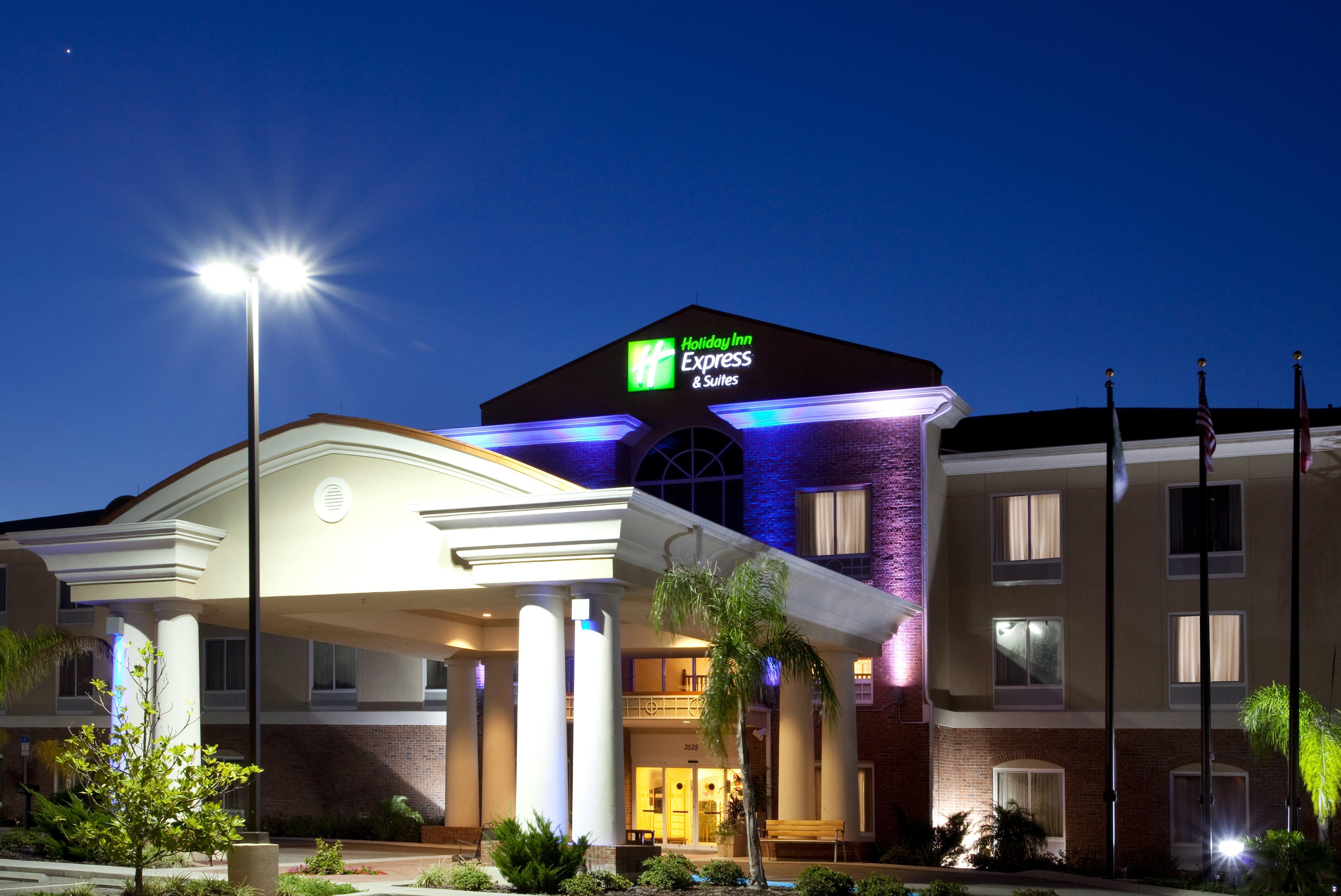 Holiday Inn Express - Spring Hill By Ihg Екстериор снимка
