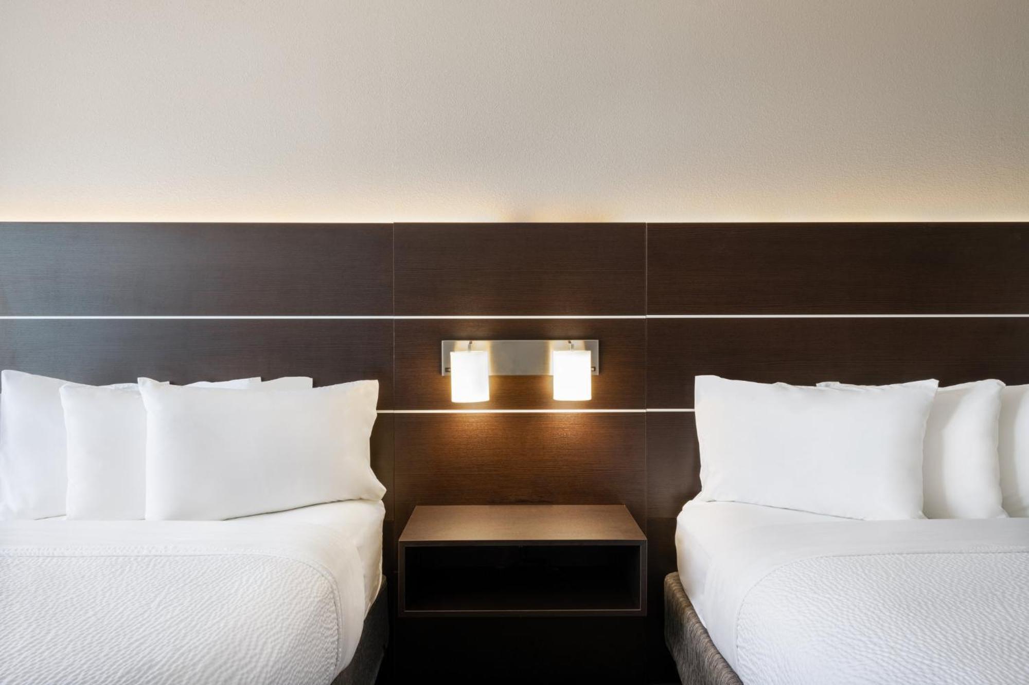 Holiday Inn Express - Spring Hill By Ihg Екстериор снимка