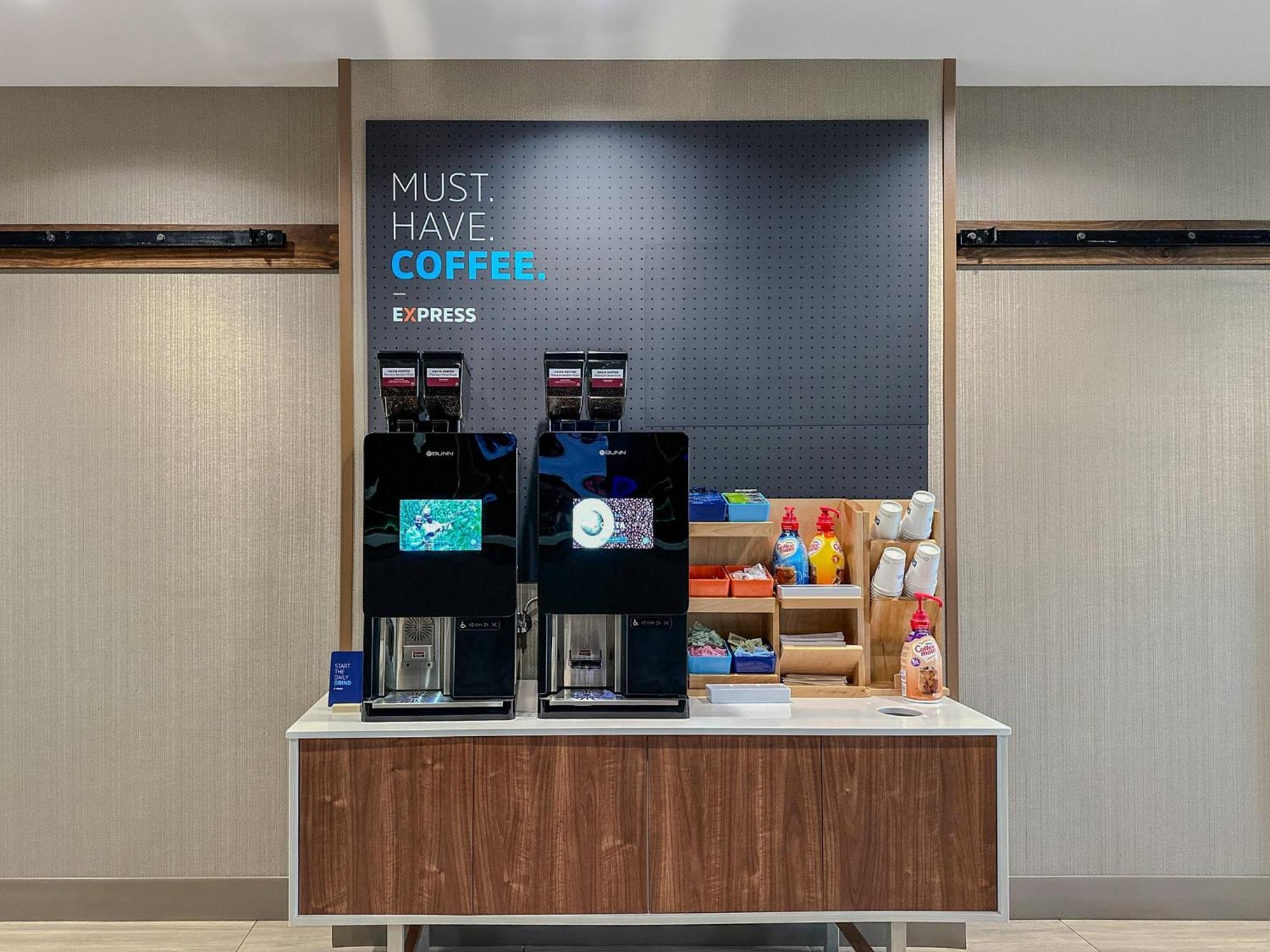 Holiday Inn Express - Spring Hill By Ihg Екстериор снимка